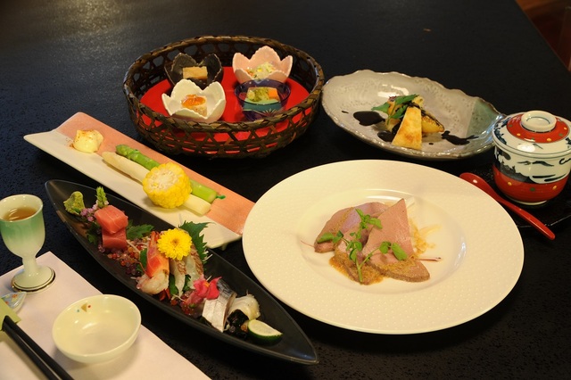 栃木　西那須温泉 大鷹の湯　懐石料理の写真