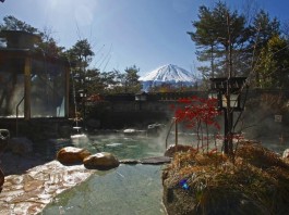 山梨　富士眺望の湯 ゆらり　露天風呂の写真