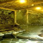 宮城県作並温泉　鷹泉閣 岩松旅館の天然岩風呂「瀧の湯」