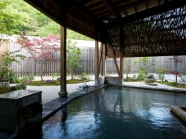 仙台　かたくりの宿　露天風呂の写真