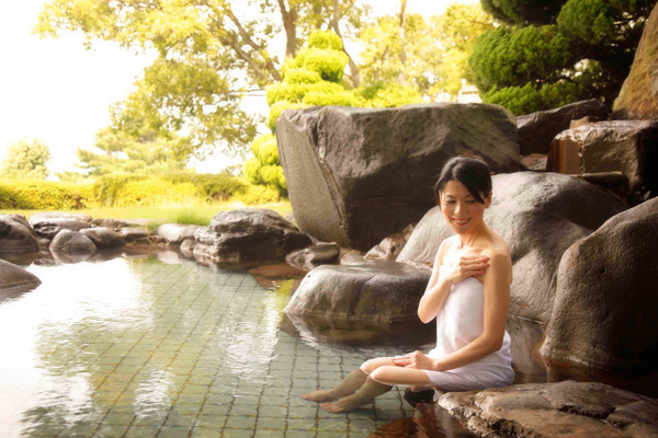 「日本の夕陽百選」に選ばれた夕陽を望む事ができる露天風呂、オリビアン小豆島