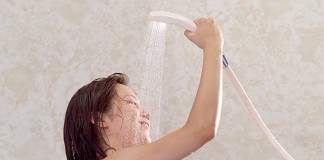 炭酸水を使って「炭酸シャワー」を開発
