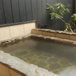 24時間予約不要で貸切で利用できる露天風呂