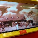 台湾北投温泉へ行く電車内の液晶ディスプレイの写真