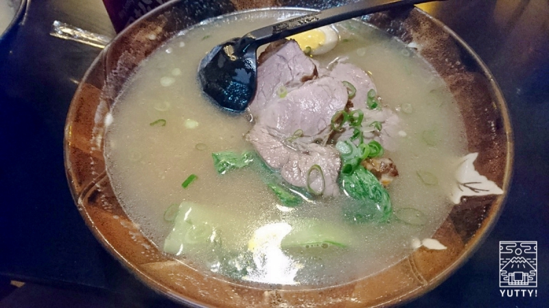 台湾北投温泉の「満客屋拉麺」の青春ラーメンの写真