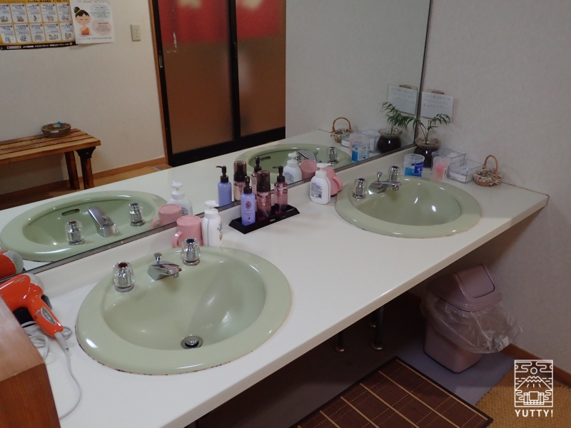 梅ヶ島温泉【湯の宿いちかわ】の洗面台の写真