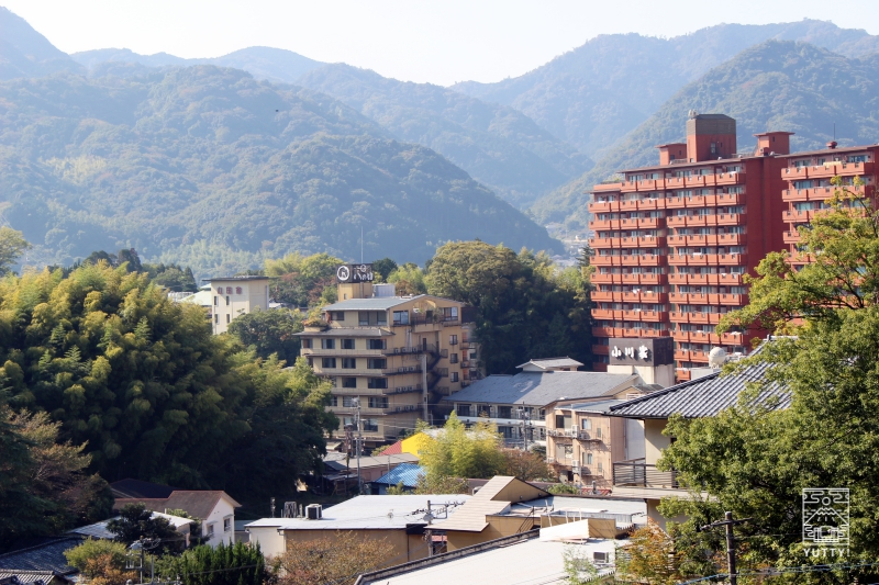 源氏山公園から望む「小松家 八の坊」さんの写真