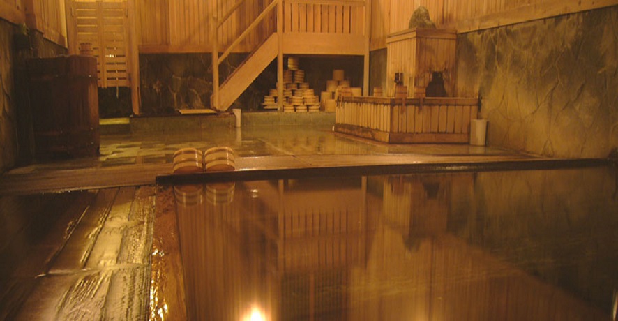  蔦温泉「泉響の湯」の浴槽の写真