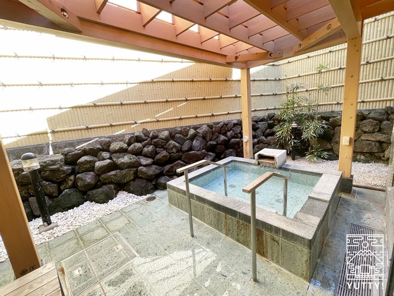 鶴巻温泉　弘法の里湯の貸切風呂の写真（露天風呂）